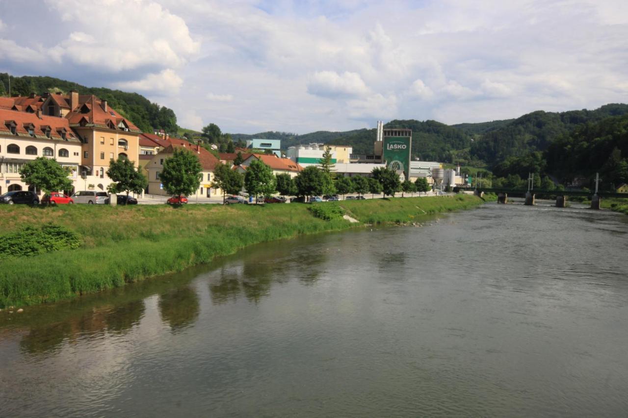 Hotel Na Kopitarjevi Laško Esterno foto