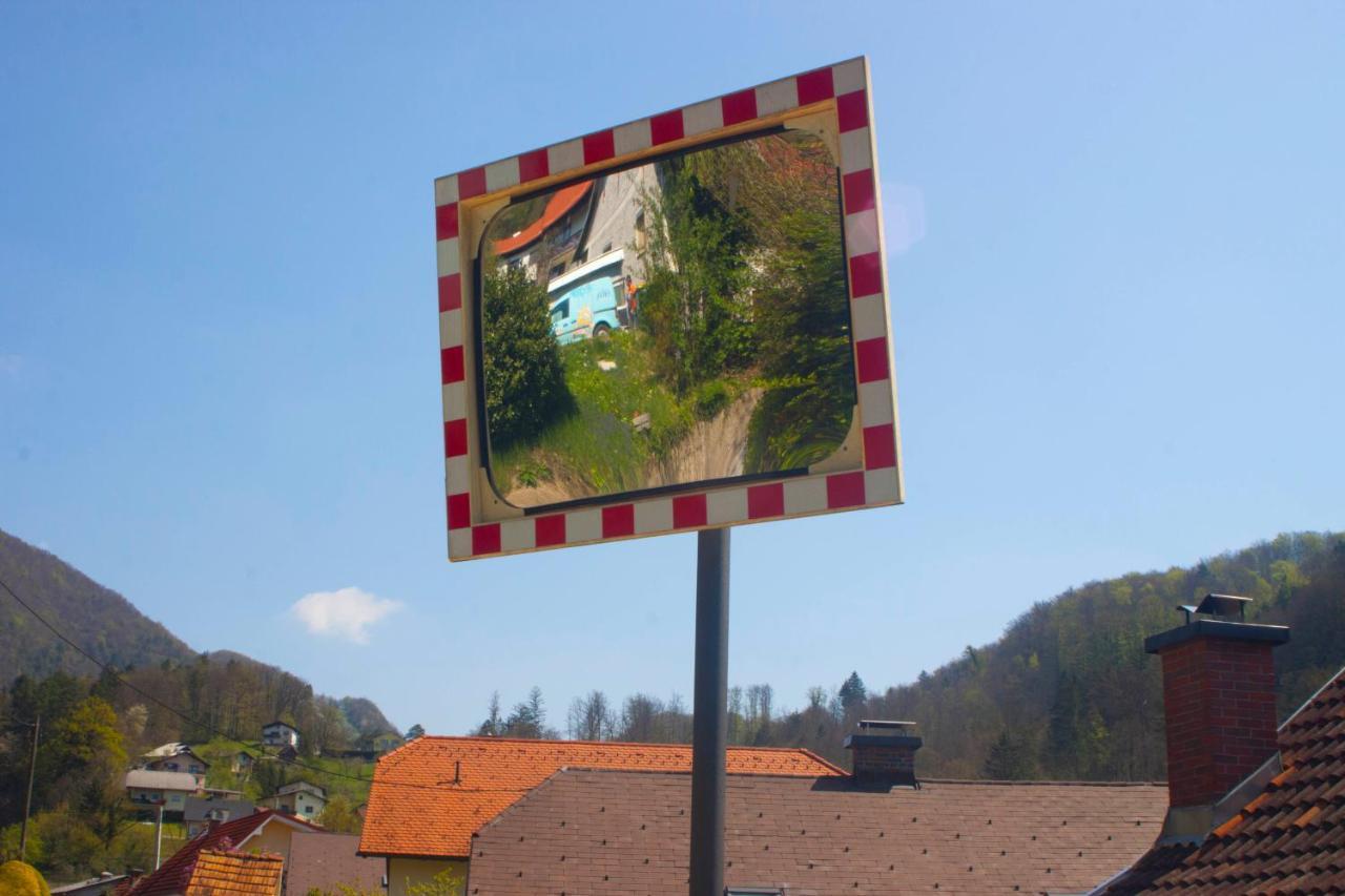 Hotel Na Kopitarjevi Laško Esterno foto